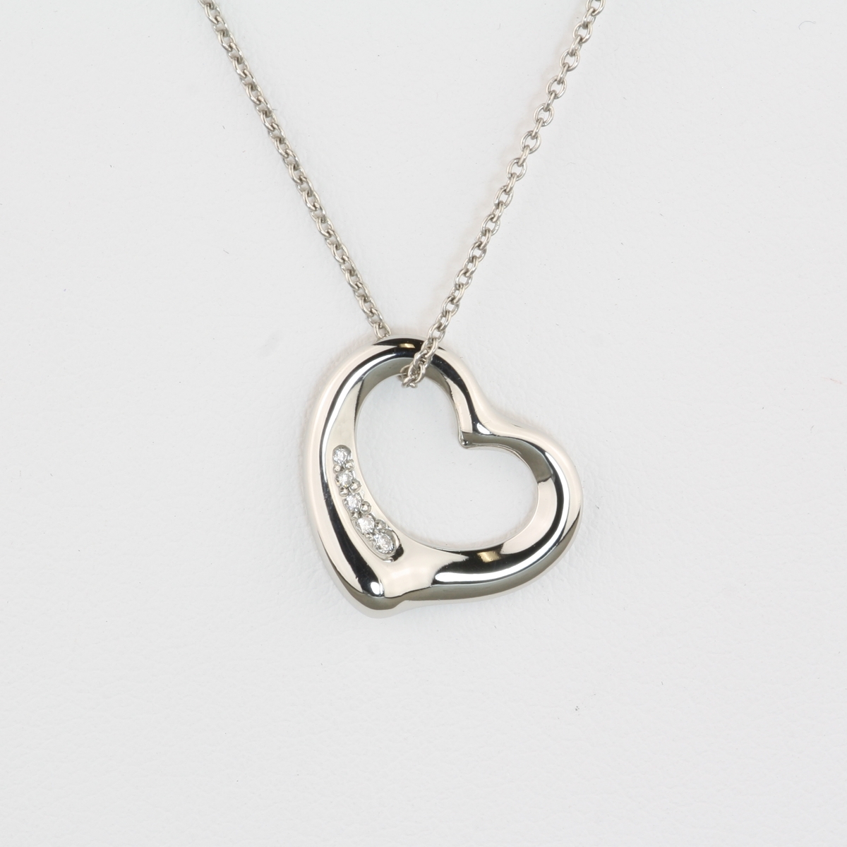 462947 pre owned tiffany platinum diamond heart pendant with chain
