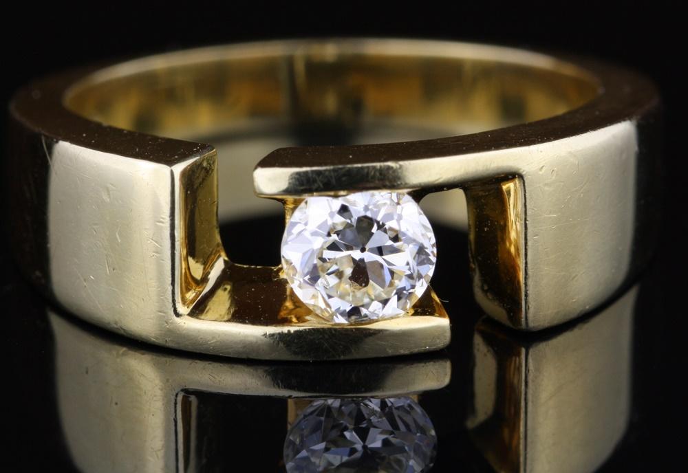 Contemporary-Diamond-Solitaire-Ring