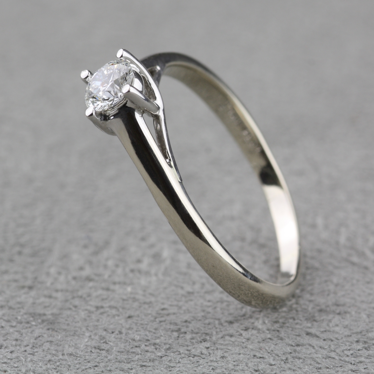  Pre Owned  Diamond Engagement  Ring 