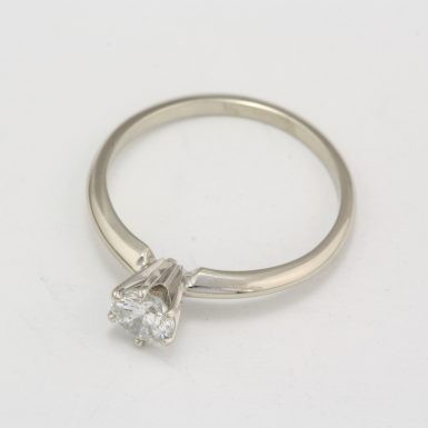 Pre-Owned 14 Karat White Gold Diamond Ring
