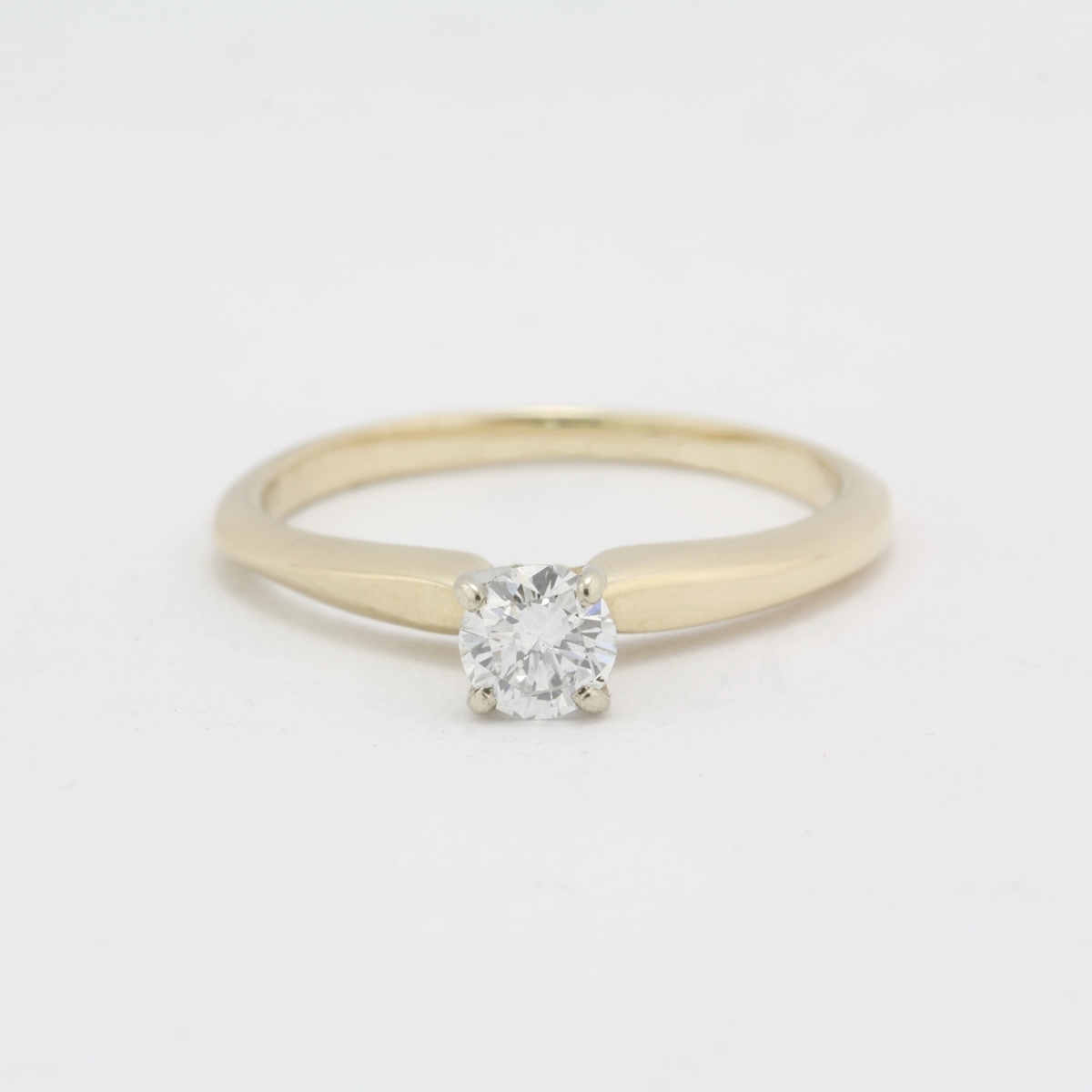  Pre Owned  Diamond Engagement  Ring 