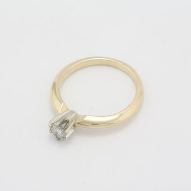 Pre-Owned 14 Karat Yellow Gold Diamond Engagement Ring