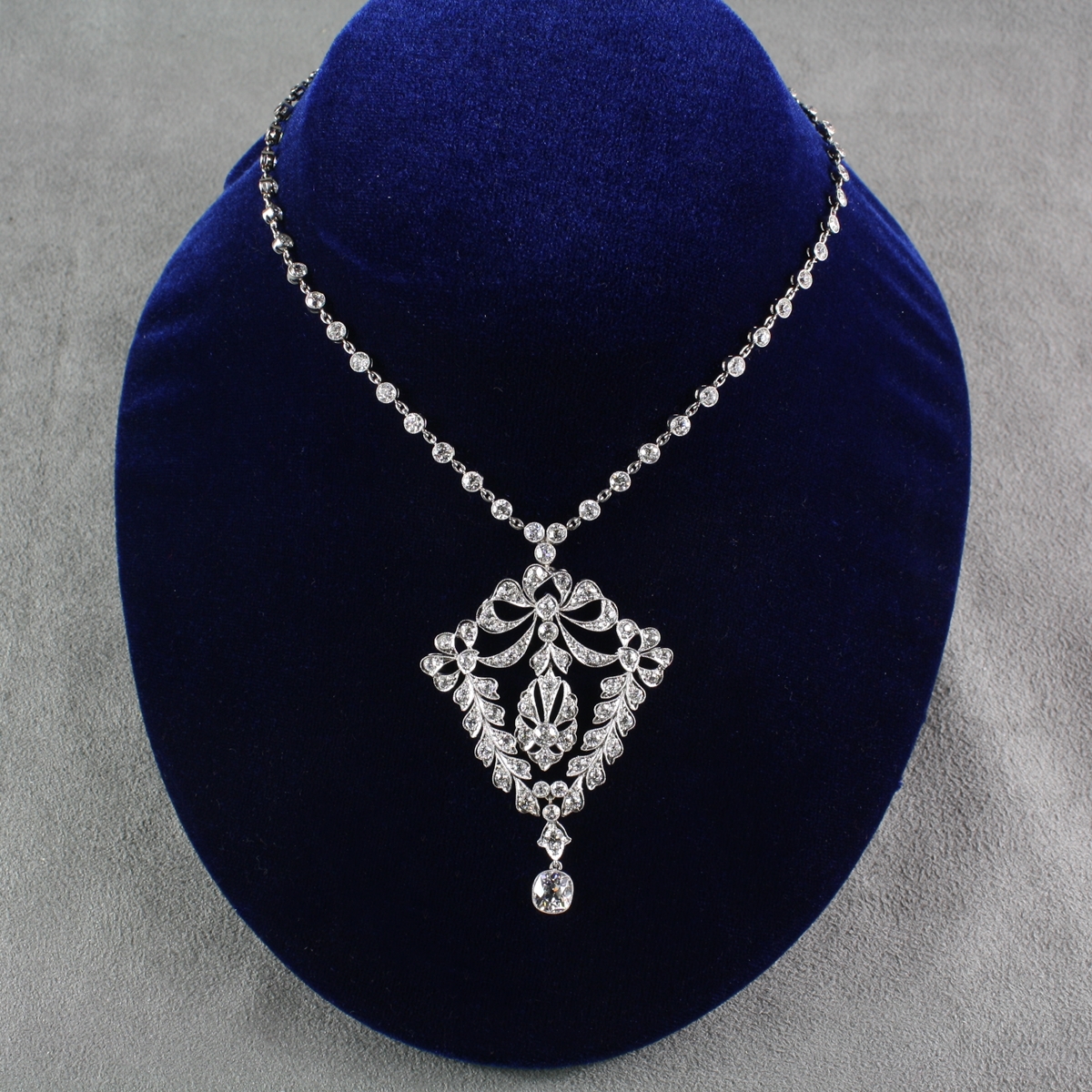 486954-edwardian-diamond-platinum-necklace-and-pendant