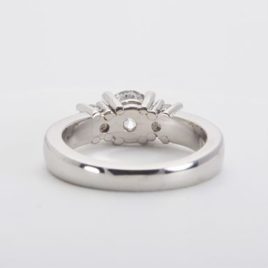 Pre-owned Platinum Diamond Engagement Ring