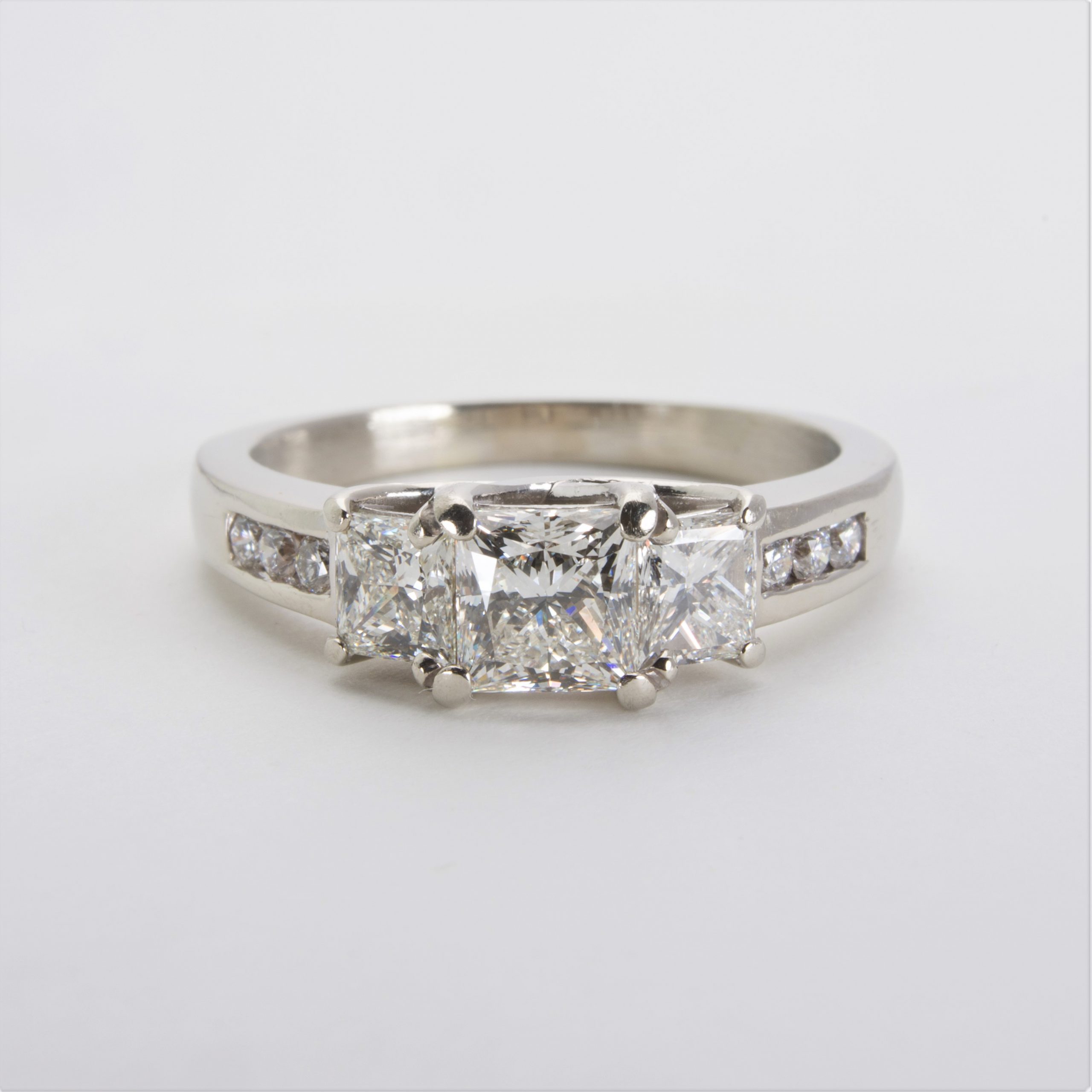 Pre-owned 14k White Gold Three-Stone Diamond Ring