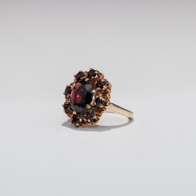 Vintage 10K Garnet Ring