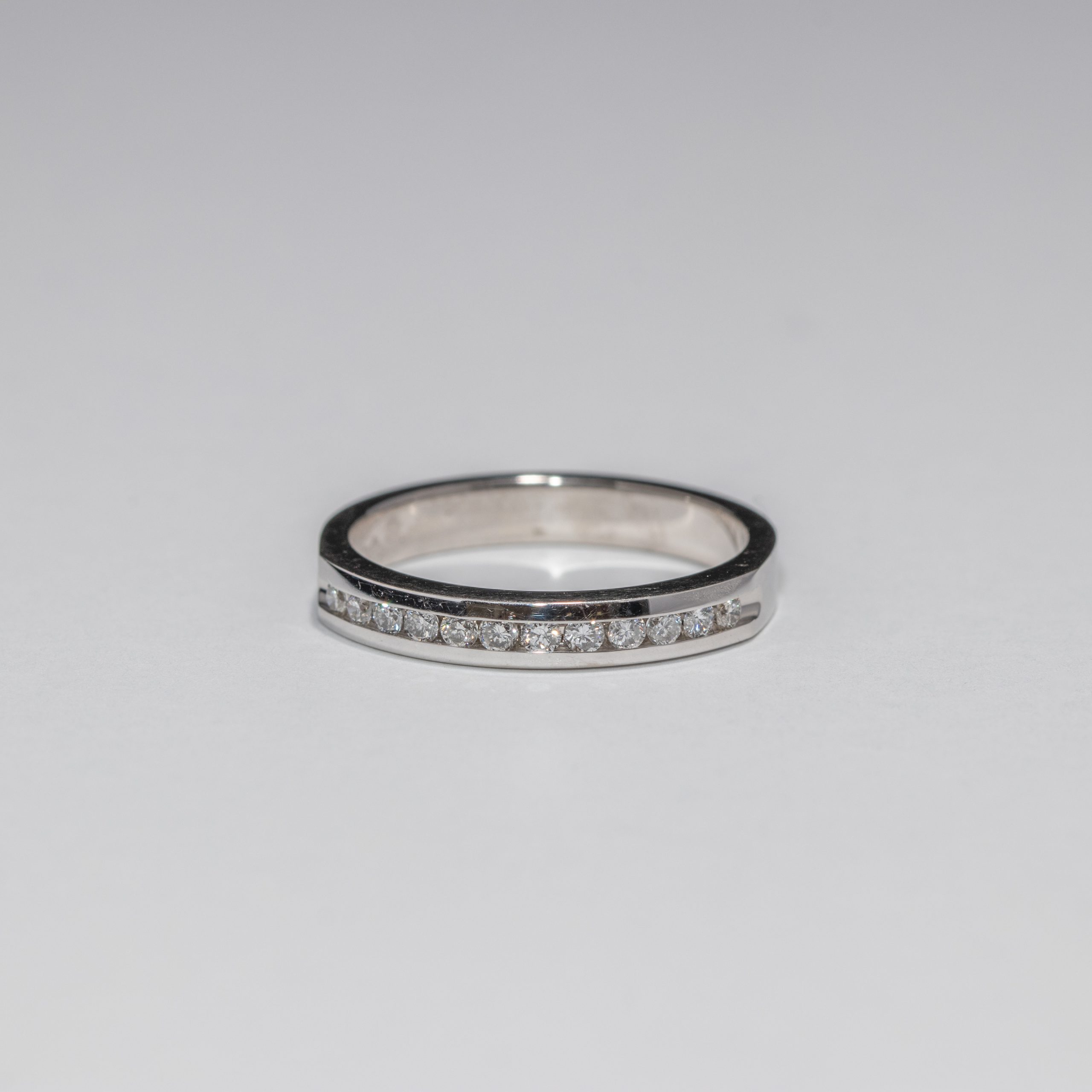 Pre-Owned 14K White Gold Diamond Wedding Anniversary Band
