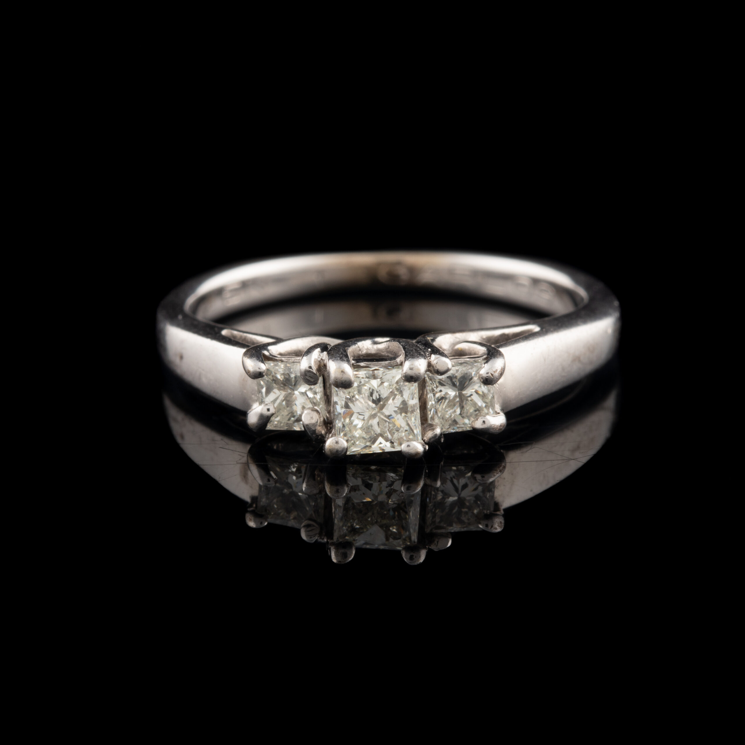 PreOwned 14K Trellis Style 3 Diamond Ring