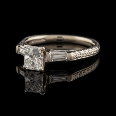 Pre-Owned 1.28 Carat Total Weight Diamond 18K Ring