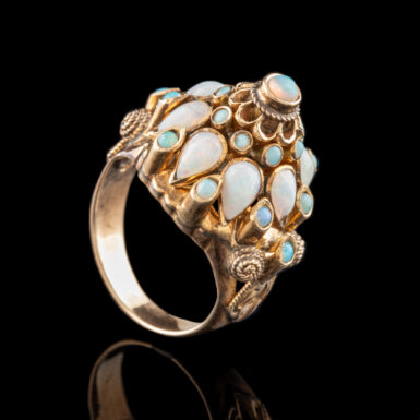 Vintage 14K Opal Temple Ring