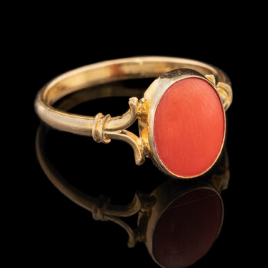 Vintage 18K Rosso Coral Ring
